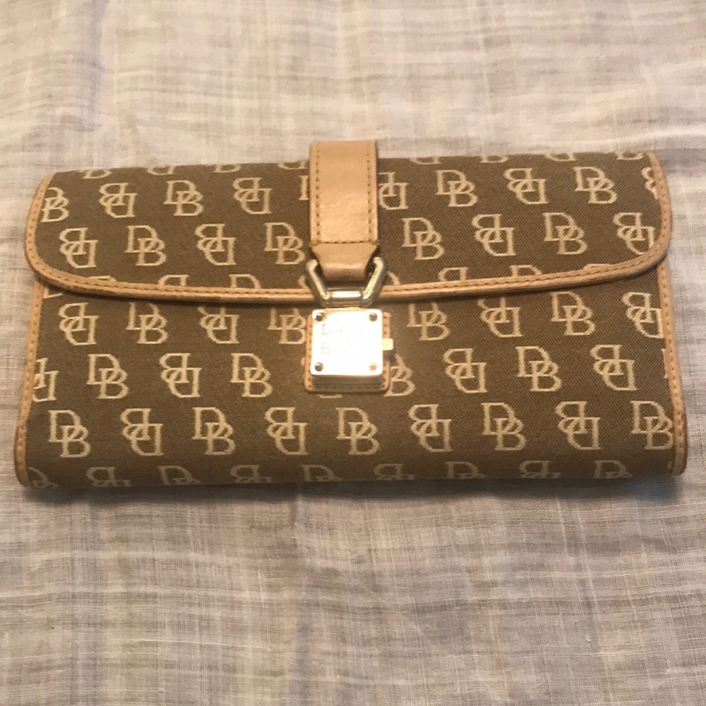 Dooney and Burke tan wallet